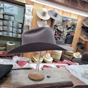 Custom made 7x Greeley Hat Works gray felt cowboy hat.